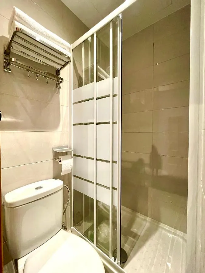 Pension Bertolin Барселона 0*,  Испания