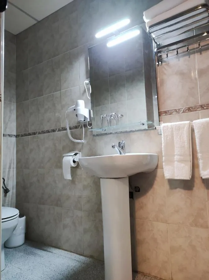 Pension Bertolin Барселона 0*,