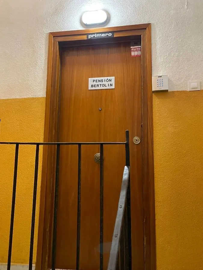 Pension Bertolin برشلونة إسبانيا